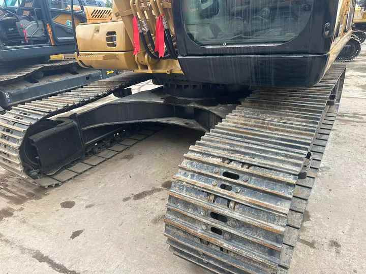 Used Excavator Caterpillar CAT320c Small and Medium-sized Original Excavator CAT320c for Sale - Багер гасеничар: слика 4 Used Excavator Caterpillar CAT320c Small and Medium-sized Original Excavator CAT320c for Sale - Багер гасеничар: слика 4
