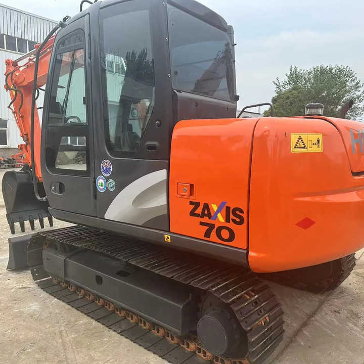 Used Hitachi Excavator ZX70 7ton Japan Import Second Hand Small Crawler ZX70 Excavator for Sale - Багер гасеничар: слика 1 Used Hitachi Excavator ZX70 7ton Japan Import Second Hand Small Crawler ZX70 Excavator for Sale - Багер гасеничар: слика 1