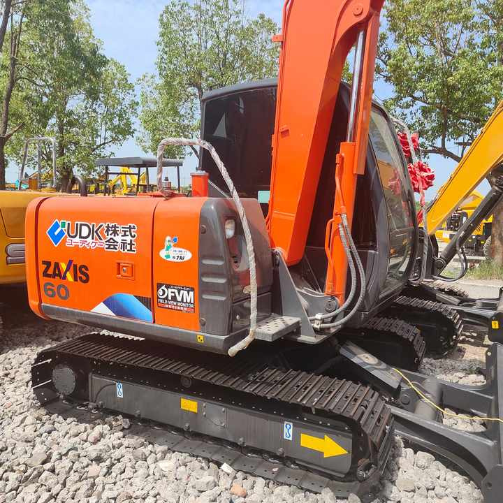 Used Original Japan Brand Hitachi Zx60 Excavator for Sale - Багер гасеничар: слика 5 Used Original Japan Brand Hitachi Zx60 Excavator for Sale - Багер гасеничар: слика 5