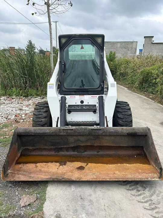 Very Good Machine Used Skid Wheel Loader Bobcat S300 for Sale - Компактен натоварувач: слика 3 Very Good Machine Used Skid Wheel Loader Bobcat S300 for Sale - Компактен натоварувач: слика 3