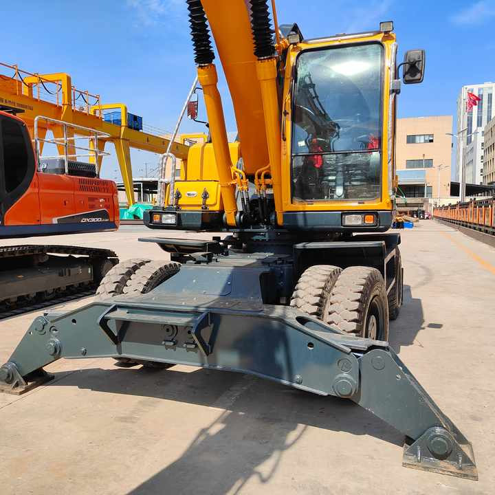 Well-Maintained Hyundai 210-9Used Wheel Excavator Construction Machine | No Major Repairs | Price Negotiable - Багер на тркала: слика 4 Well-Maintained Hyundai 210-9Used Wheel Excavator Construction Machine | No Major Repairs | Price Negotiable - Багер на тркала: слика 4