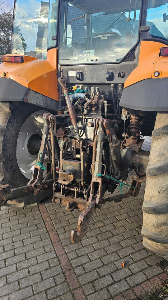 Renault Ares 710 RZ przedni tuz klimatyzacja - Трактор: слика 5 Renault Ares 710 RZ przedni tuz klimatyzacja - Трактор: слика 5