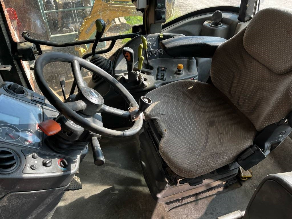 Claas Arion 420 - Трактор: слика 5 Claas Arion 420 - Трактор: слика 5