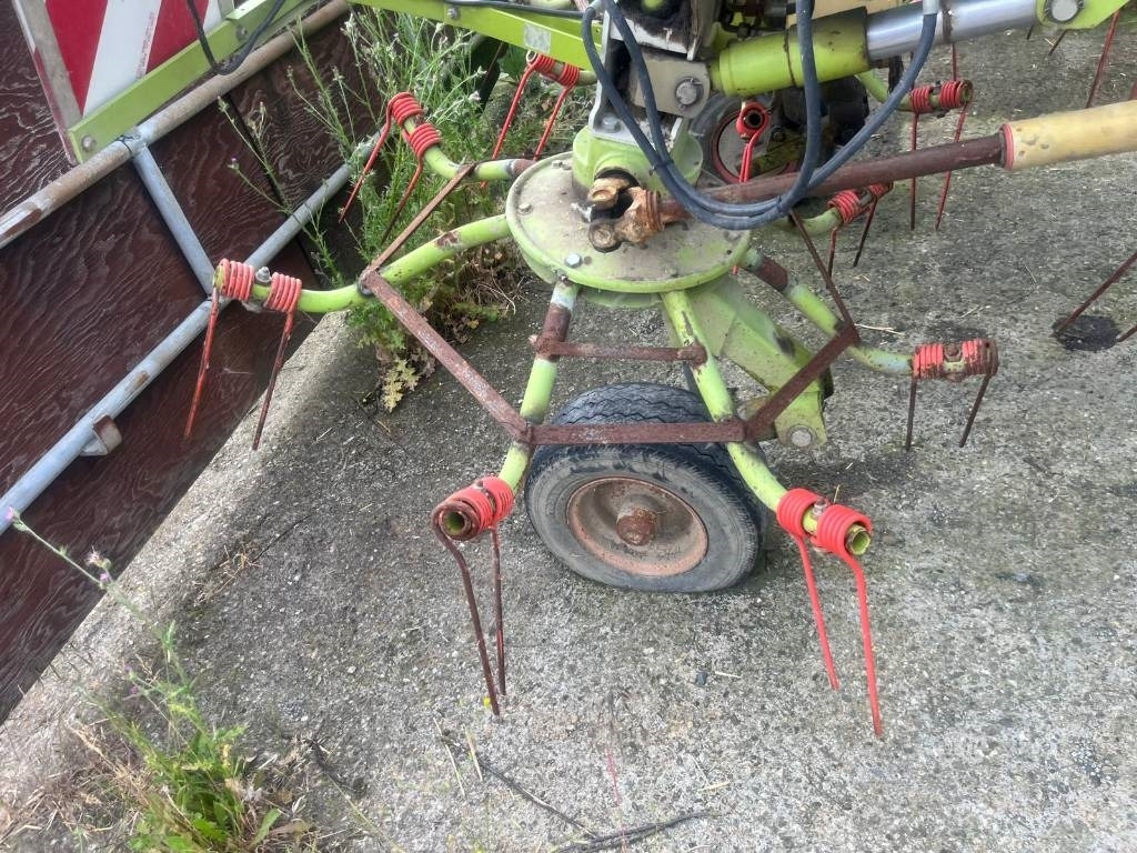 Claas Volto 1050 T - Превртувач и гребло: слика 5 Claas Volto 1050 T - Превртувач и гребло: слика 5