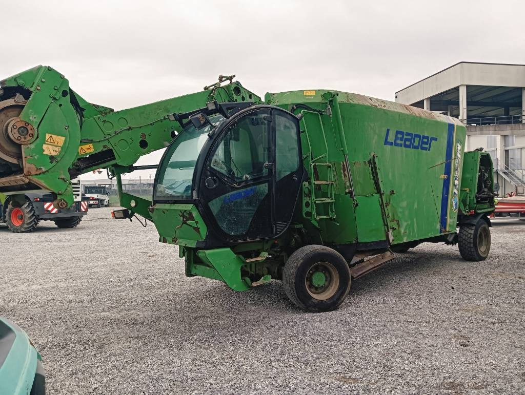 Faresin LEADER 2600 - Вагон за мешање сточна храна: слика 1 Faresin LEADER 2600 - Вагон за мешање сточна храна: слика 1