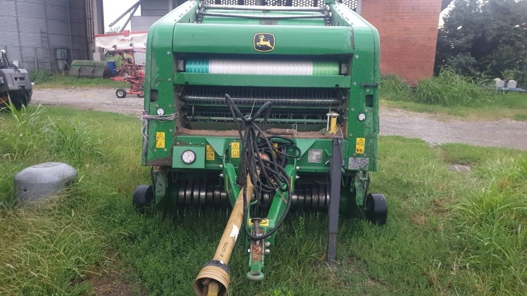 John Deere F 450 - Балирка за тркалезни бали: слика 2 John Deere F 450 - Балирка за тркалезни бали: слика 2