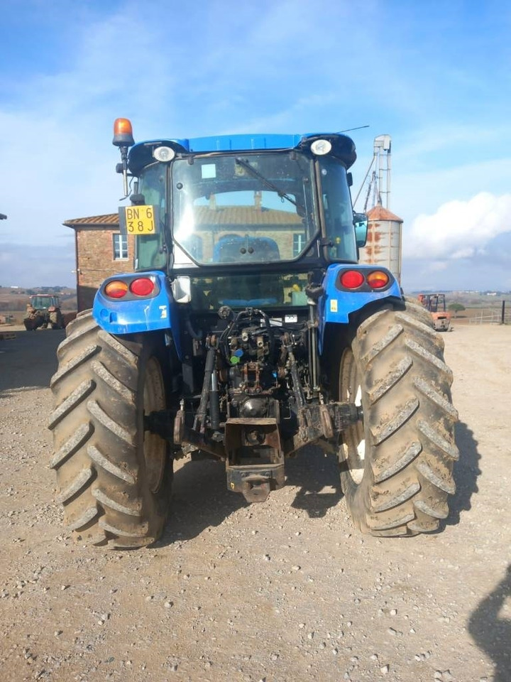 New Holland T 4.85 - Трактор: слика 4 New Holland T 4.85 - Трактор: слика 4