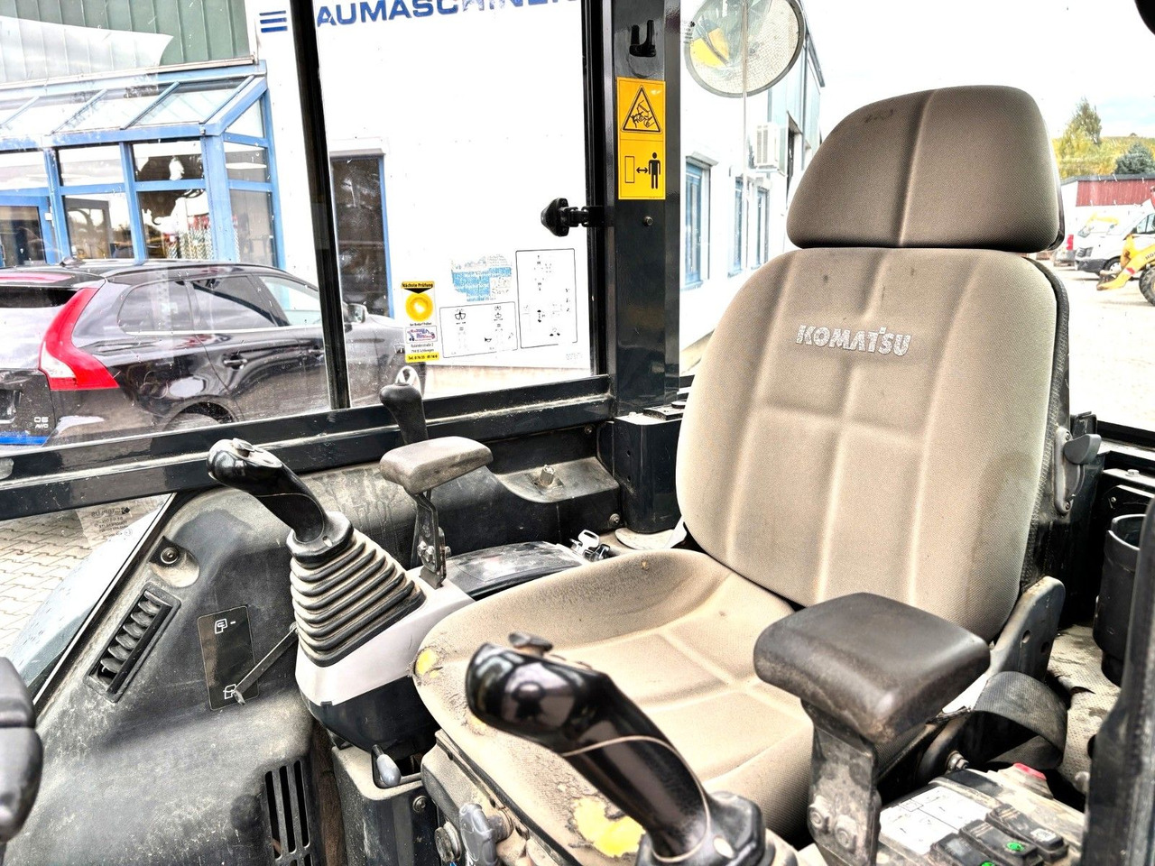 Komatsu PC30MR-3 mit Powertilt - Мини багер: слика 4 Komatsu PC30MR-3 mit Powertilt - Мини багер: слика 4