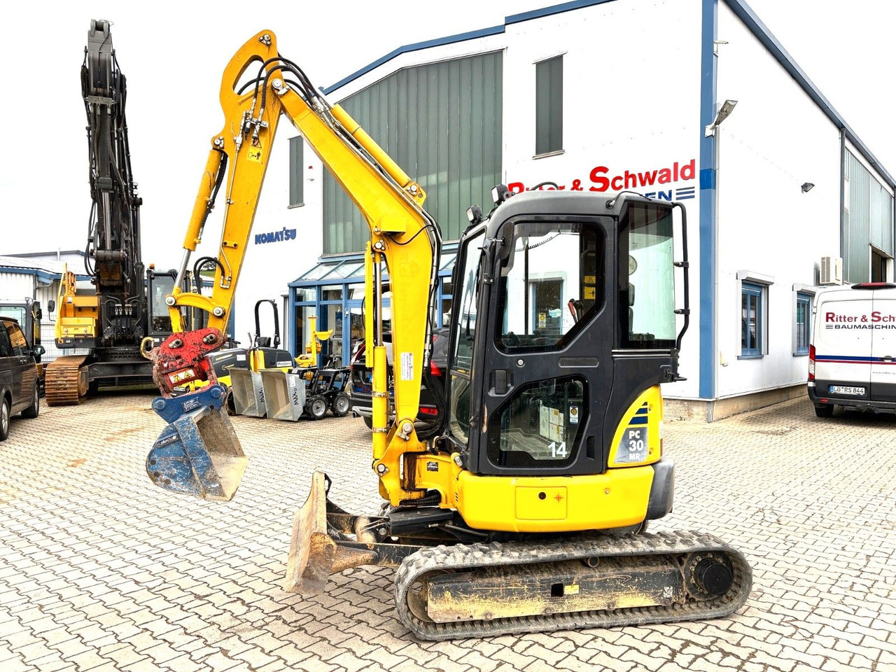 Komatsu PC30MR-3 mit Powertilt - Мини багер: слика 1 Komatsu PC30MR-3 mit Powertilt - Мини багер: слика 1