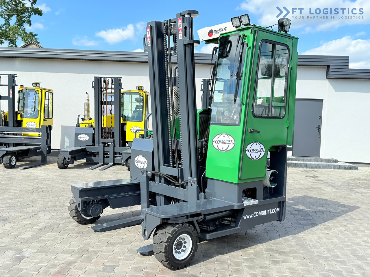 COMBILIFT C3500 / DUPLEX 4100MM / GAS / EXTENDABLE FORKS / CABIN / HEATING + AIR CONDITIONING / LIKE NEW - 4-насочен вилушкар: слика 1 COMBILIFT C3500 / DUPLEX 4100MM / GAS / EXTENDABLE FORKS / CABIN / HEATING + AIR CONDITIONING / LIKE NEW - 4-насочен вилушкар: слика 1