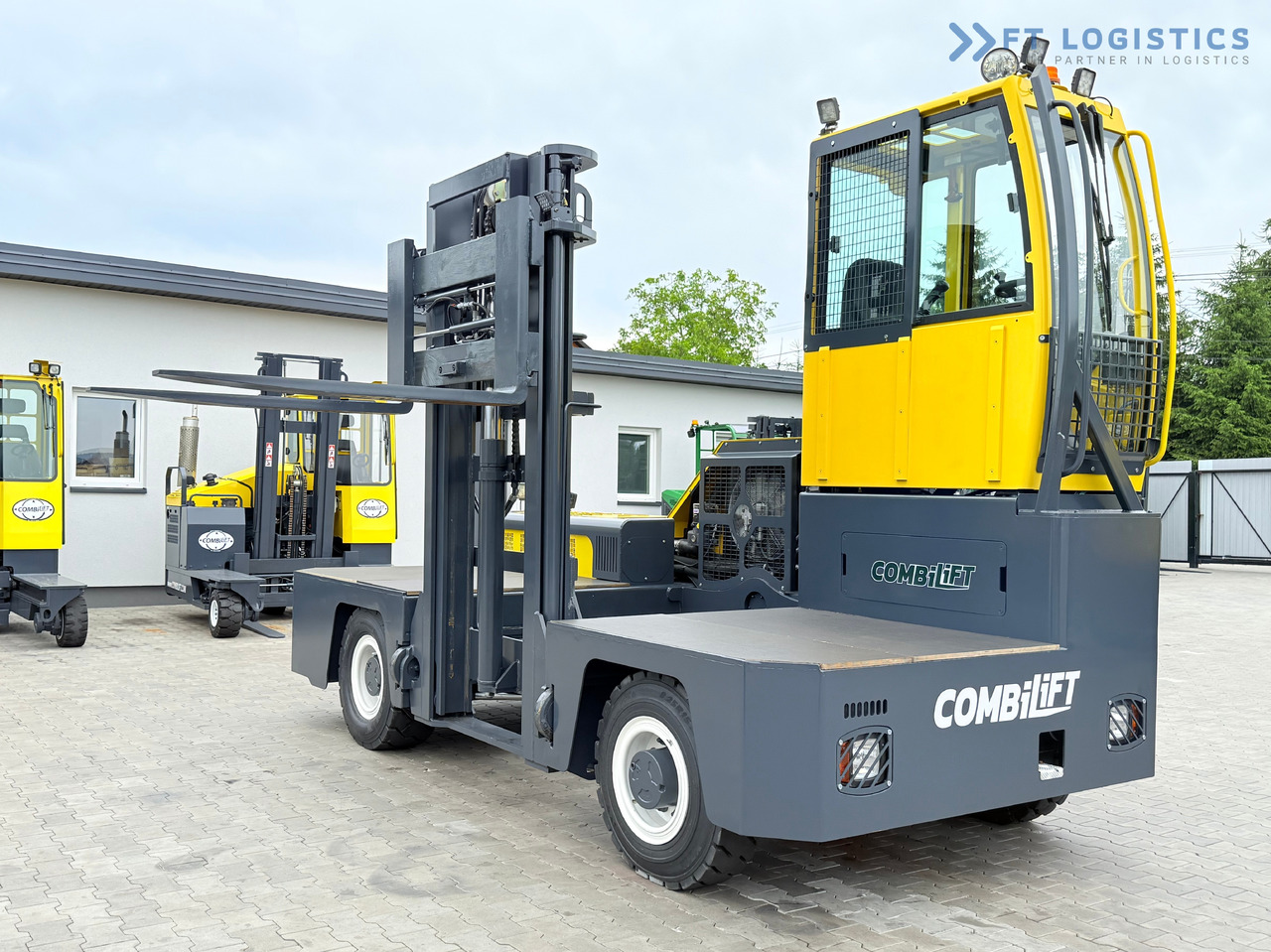 COMBILIFT C6000FSL / DIESEL / DUPLEX - 4100MM / 1400MM FORKS / SIDE LOADER / 6000KG CAPACITY / FREE LIFT / DEUTZ ENGINE / EXCELLENT CONDITION - Бочен утоварувач: слика 1 COMBILIFT C6000FSL / DIESEL / DUPLEX - 4100MM / 1400MM FORKS / SIDE LOADER / 6000KG CAPACITY / FREE LIFT / DEUTZ ENGINE / EXCELLENT CONDITION - Бочен утоварувач: слика 1
