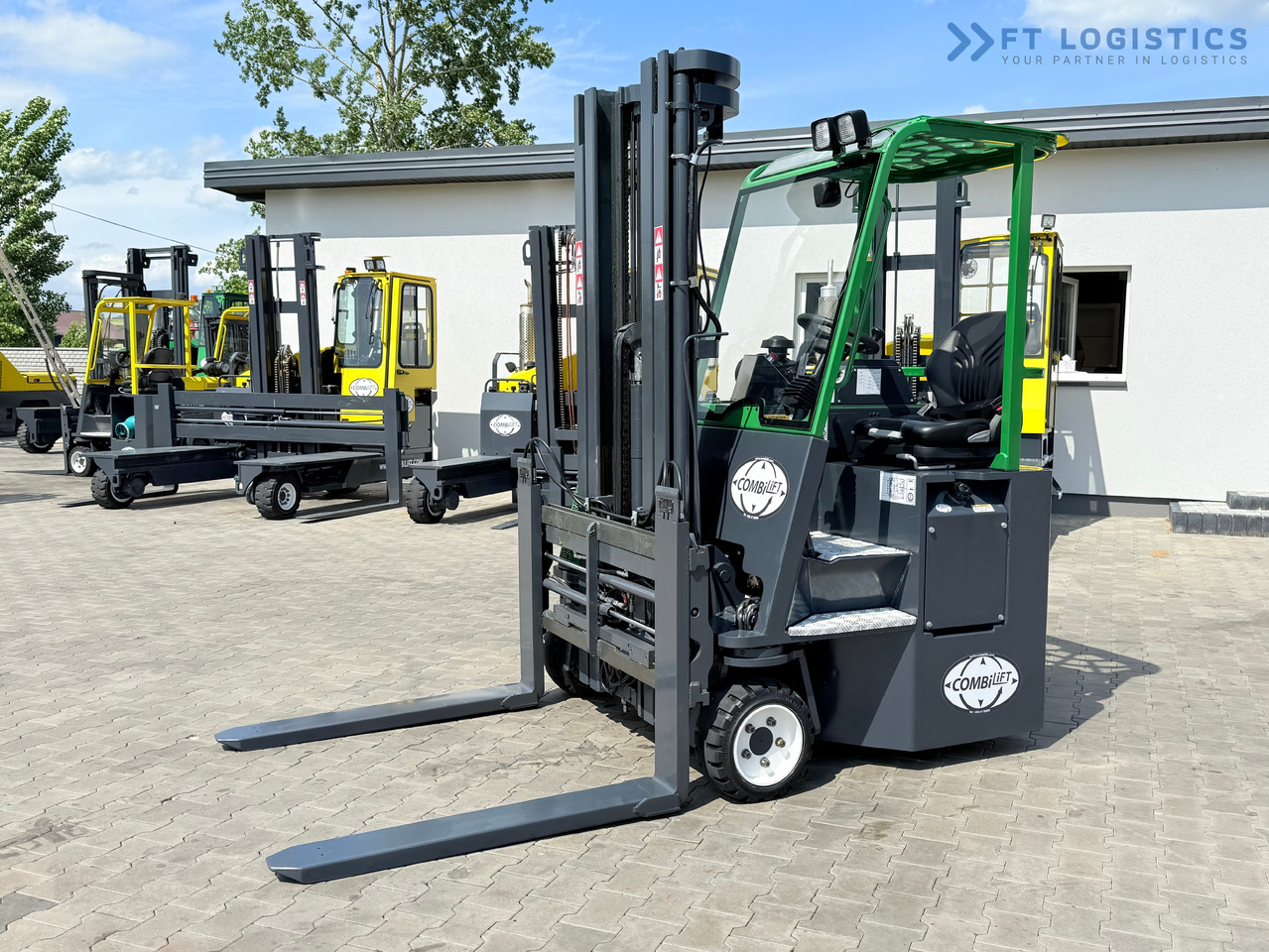 COMBILIFT CB2500 / DIESEL / EXTENDABLE FORKS / TRIPLEX / 5500MM / FREE LIFT / SIDE SHIFT / FORK POSITIONER / LIKE NEW - 4-насочен вилушкар: слика 3 COMBILIFT CB2500 / DIESEL / EXTENDABLE FORKS / TRIPLEX / 5500MM / FREE LIFT / SIDE SHIFT / FORK POSITIONER / LIKE NEW - 4-насочен вилушкар: слика 3