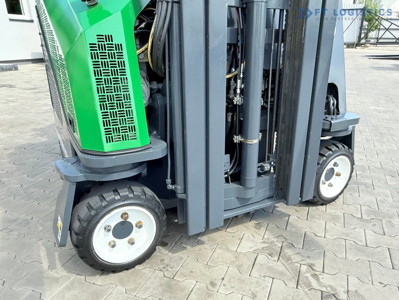 Лизинг на COMBILIFT CB2500 / DIESEL / EXTENDABLE FORKS / TRIPLEX / 5500MM / FREE LIFT / SIDE SHIFT / FORK POSITIONER / LIKE NEW COMBILIFT CB2500 / DIESEL / EXTENDABLE FORKS / TRIPLEX / 5500MM / FREE LIFT / SIDE SHIFT / FORK POSITIONER / LIKE NEW: слика 27