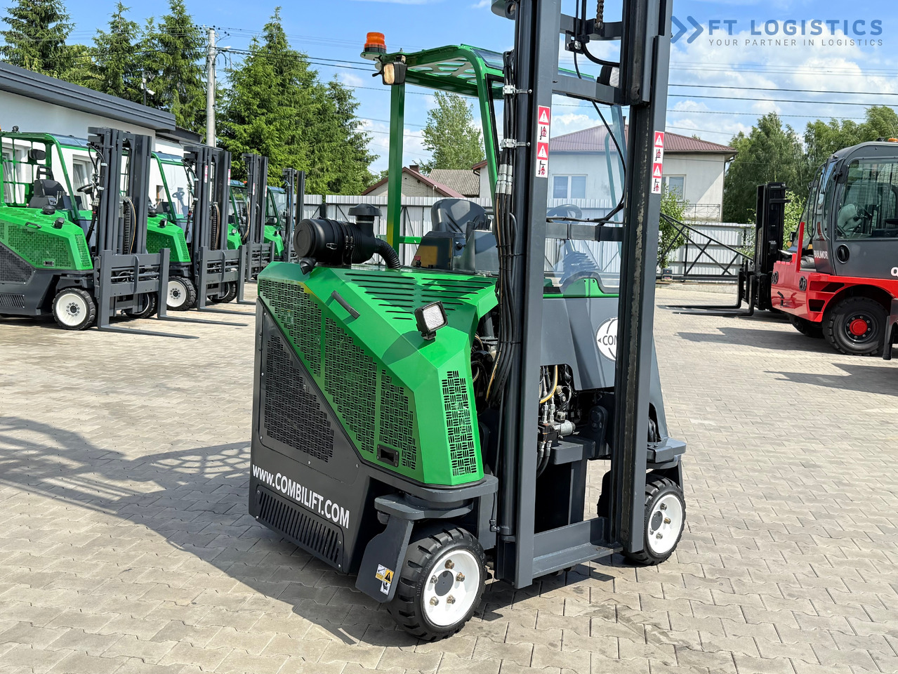 Лизинг на COMBILIFT CB2500 / DIESEL / EXTENDABLE FORKS / TRIPLEX / 5500MM / FREE LIFT / SIDE SHIFT / FORK POSITIONER / LIKE NEW COMBILIFT CB2500 / DIESEL / EXTENDABLE FORKS / TRIPLEX / 5500MM / FREE LIFT / SIDE SHIFT / FORK POSITIONER / LIKE NEW: слика 38