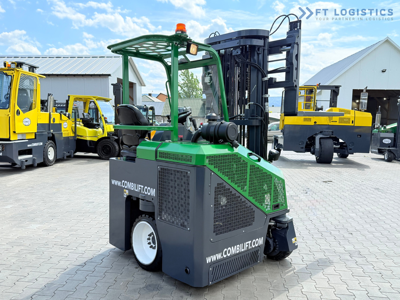 Лизинг на COMBILIFT CB2500 / DIESEL / EXTENDABLE FORKS / TRIPLEX / 5500MM / FREE LIFT / SIDE SHIFT / FORK POSITIONER / LIKE NEW COMBILIFT CB2500 / DIESEL / EXTENDABLE FORKS / TRIPLEX / 5500MM / FREE LIFT / SIDE SHIFT / FORK POSITIONER / LIKE NEW: слика 30