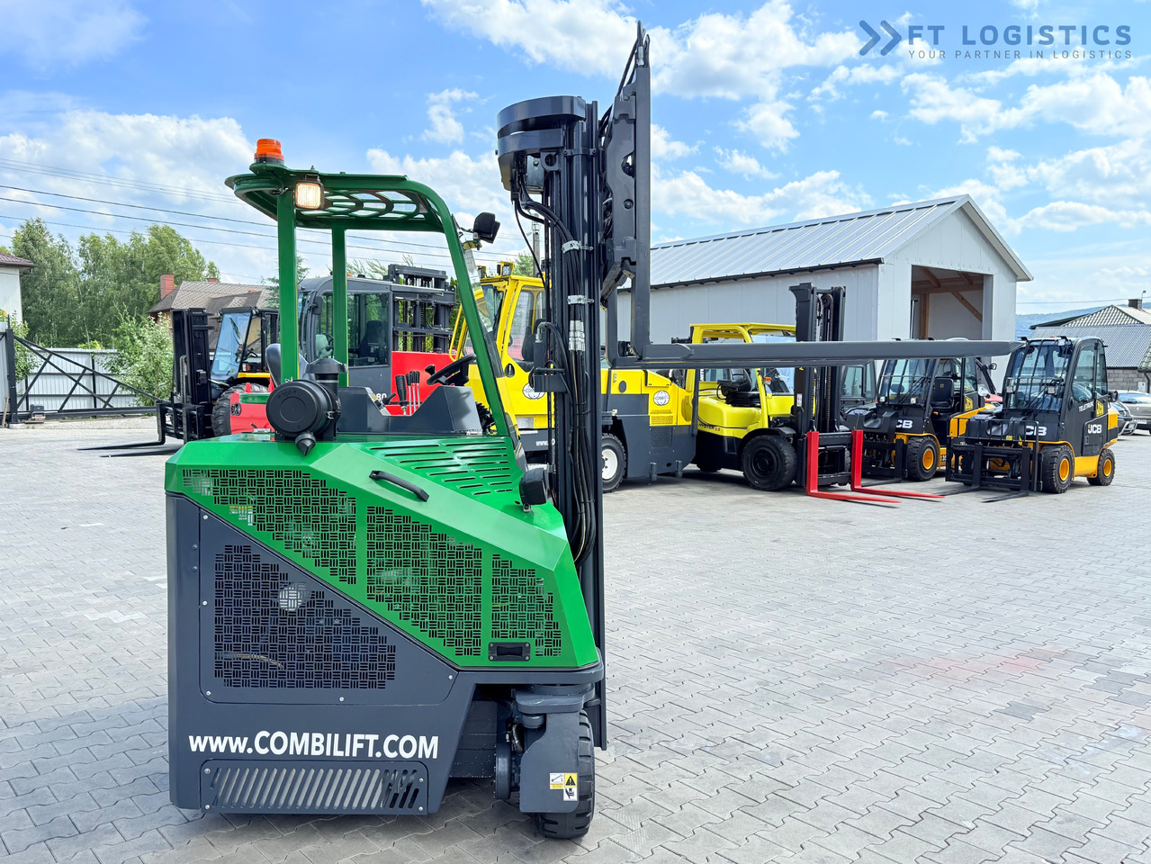 Лизинг на COMBILIFT CB2500 / DIESEL / EXTENDABLE FORKS / TRIPLEX / 5500MM / FREE LIFT / SIDE SHIFT / FORK POSITIONER / LIKE NEW COMBILIFT CB2500 / DIESEL / EXTENDABLE FORKS / TRIPLEX / 5500MM / FREE LIFT / SIDE SHIFT / FORK POSITIONER / LIKE NEW: слика 29