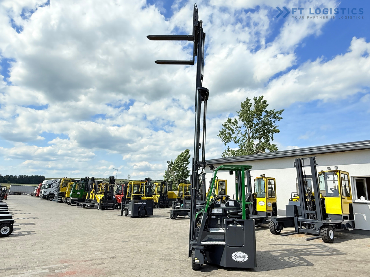 Лизинг на COMBILIFT CB2500 / DIESEL / EXTENDABLE FORKS / TRIPLEX / 5500MM / FREE LIFT / SIDE SHIFT / FORK POSITIONER / LIKE NEW COMBILIFT CB2500 / DIESEL / EXTENDABLE FORKS / TRIPLEX / 5500MM / FREE LIFT / SIDE SHIFT / FORK POSITIONER / LIKE NEW: слика 34