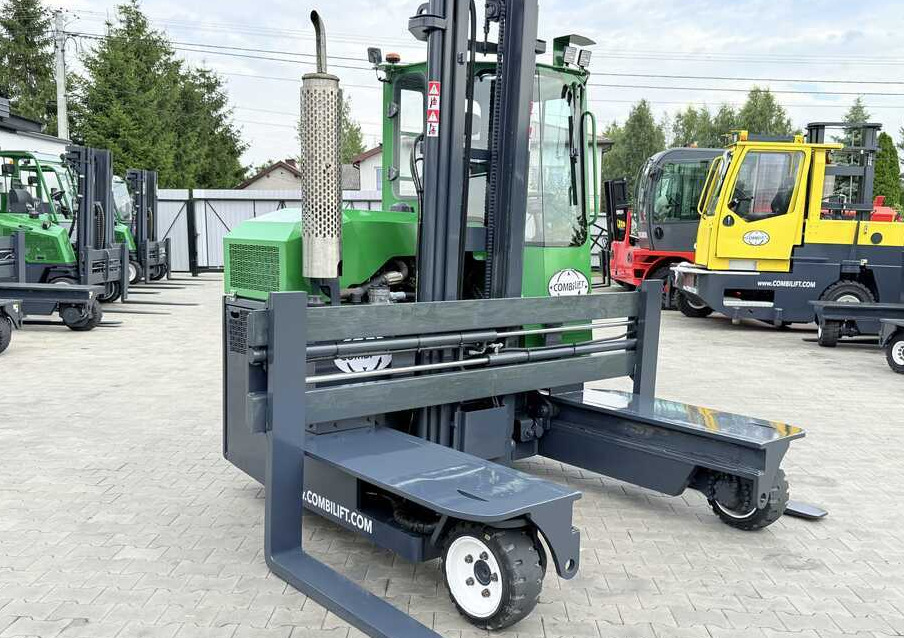 Combilift C3000 / DIESEL / DUPLEX 4000MM / WIDE FORK POSITIONER / FULL CABIN - 4-насочен вилушкар: слика 5 Combilift C3000 / DIESEL / DUPLEX 4000MM / WIDE FORK POSITIONER / FULL CABIN - 4-насочен вилушкар: слика 5