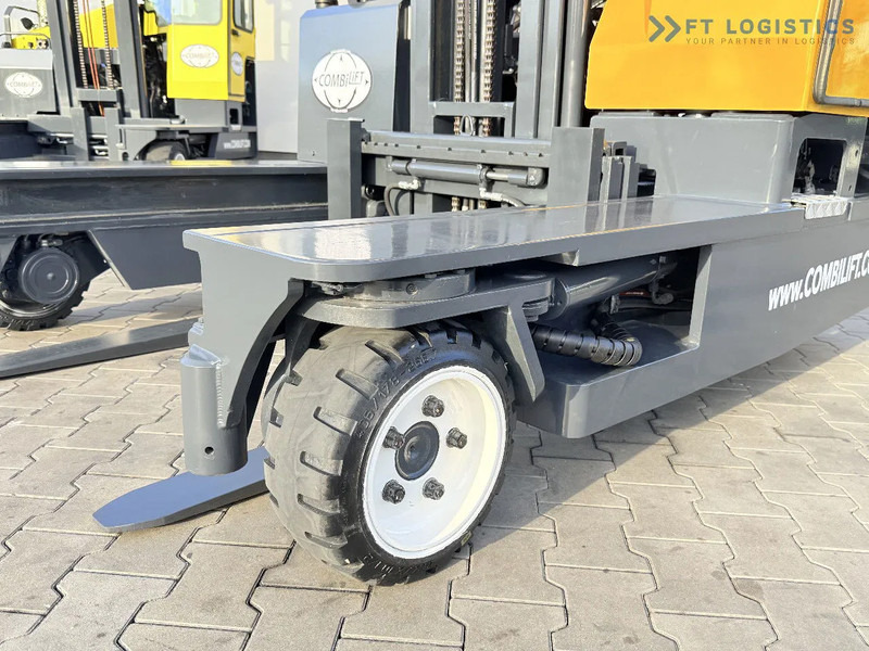 Combilift C3000 / GAS / DUPLEX 4500MM / ONLY 3096 HOURS / FORK SIDE SHIFT / FULL CABIN / EXCELLENT CONDITION / Wide range of four-way and - 4-насочен вилушкар: слика 4 Combilift C3000 / GAS / DUPLEX 4500MM / ONLY 3096 HOURS / FORK SIDE SHIFT / FULL CABIN / EXCELLENT CONDITION / Wide range of four-way and - 4-насочен вилушкар: слика 4