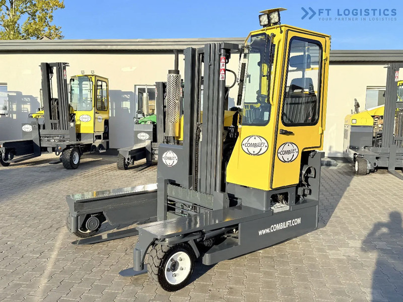 Combilift C3000 / GAS / TRIPLEX 4900MM / FREE LIFT / FORK POSITIONER / FULL CABIN / EXCELLENT CONDITION / Wide range of four-way and side - 4-насочен вилушкар: слика 3 Combilift C3000 / GAS / TRIPLEX 4900MM / FREE LIFT / FORK POSITIONER / FULL CABIN / EXCELLENT CONDITION / Wide range of four-way and side - 4-насочен вилушкар: слика 3