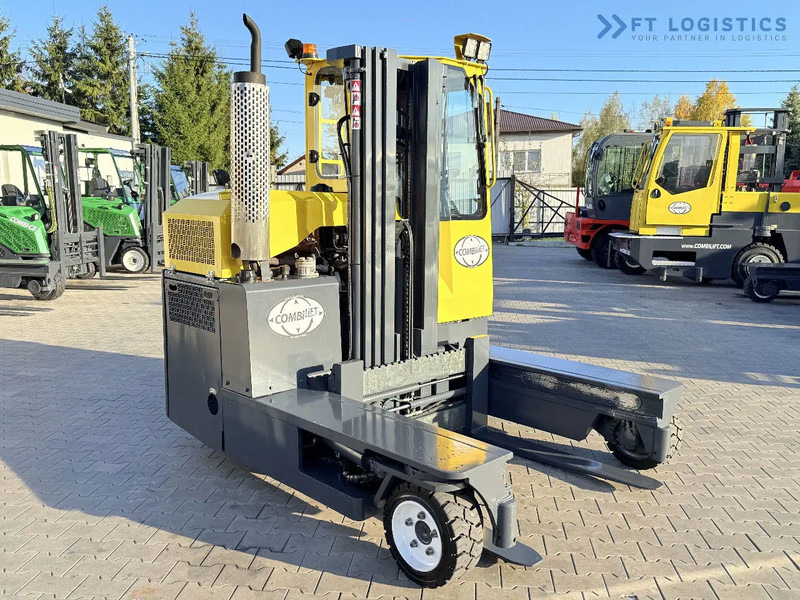 Combilift C3000 / GAS / TRIPLEX 4900MM / FREE LIFT / FORK POSITIONER / FULL CABIN / EXCELLENT CONDITION / Wide range of four-way and side - 4-насочен вилушкар: слика 5 Combilift C3000 / GAS / TRIPLEX 4900MM / FREE LIFT / FORK POSITIONER / FULL CABIN / EXCELLENT CONDITION / Wide range of four-way and side - 4-насочен вилушкар: слика 5