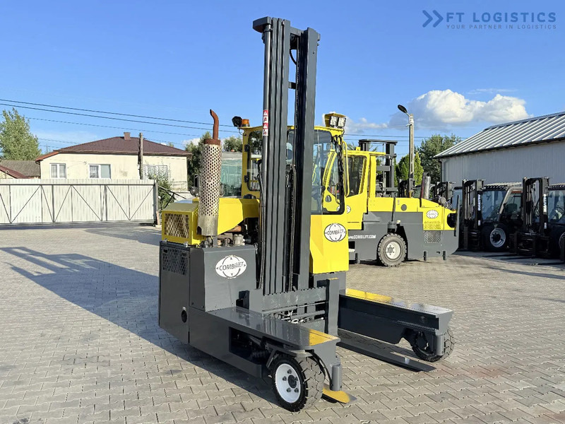 Combilift C3000 / GAS / TRIPLEX – 7500MM / SIDESHIFT / FORK POSITIONER / FREE LIFT / FULL HEATED CABIN / ONLY 7868 HOURS / CONDITION – LIK - 4-насочен вилушкар: слика 4 Combilift C3000 / GAS / TRIPLEX – 7500MM / SIDESHIFT / FORK POSITIONER / FREE LIFT / FULL HEATED CABIN / ONLY 7868 HOURS / CONDITION – LIK - 4-насочен вилушкар: слика 4