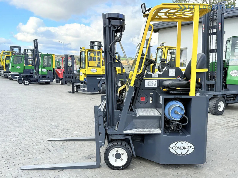 Combilift C3000CB / GAS / TRIPLEX 4900MM / FREE LIFT / FORK POSITIONER / SIDE SHIFT / EXCELLENT CONDITION / Wide range of four-way and sid - 4-насочен вилушкар: слика 3 Combilift C3000CB / GAS / TRIPLEX 4900MM / FREE LIFT / FORK POSITIONER / SIDE SHIFT / EXCELLENT CONDITION / Wide range of four-way and sid - 4-насочен вилушкар: слика 3