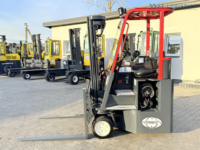 Combilift C3000CB / GAS / TRIPLEX 4900MM / FREE LIFT / SIDE SHIFT / FORK POSITIONER / EXCELLENT CONDITION / Wide range of four-way and sid - 4-насочен вилушкар: слика 2 Combilift C3000CB / GAS / TRIPLEX 4900MM / FREE LIFT / SIDE SHIFT / FORK POSITIONER / EXCELLENT CONDITION / Wide range of four-way and sid - 4-насочен вилушкар: слика 2