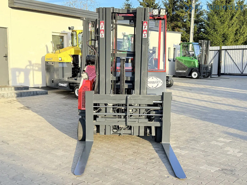 Combilift C3000CB / GAS / TRIPLEX 4900MM / FREE LIFT / SIDE SHIFT / FORK POSITIONER / EXCELLENT CONDITION / Wide range of four-way and sid - 4-насочен вилушкар: слика 5 Combilift C3000CB / GAS / TRIPLEX 4900MM / FREE LIFT / SIDE SHIFT / FORK POSITIONER / EXCELLENT CONDITION / Wide range of four-way and sid - 4-насочен вилушкар: слика 5