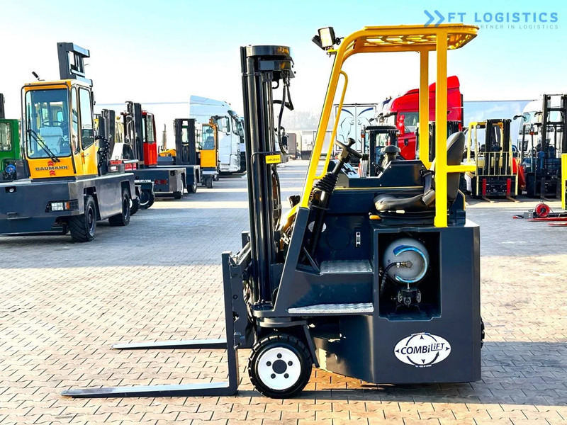 Combilift C3000CB / LPG / TRIPLEX - 4900MM / LPG / FREE LIFT / FORK POSITIONER C3000CB / LPG / TRIPLEX - 4900MM / LPG / FREE LIFT / FORK P - 4-насочен вилушкар: слика 2 Combilift C3000CB / LPG / TRIPLEX - 4900MM / LPG / FREE LIFT / FORK POSITIONER C3000CB / LPG / TRIPLEX - 4900MM / LPG / FREE LIFT / FORK P - 4-насочен вилушкар: слика 2