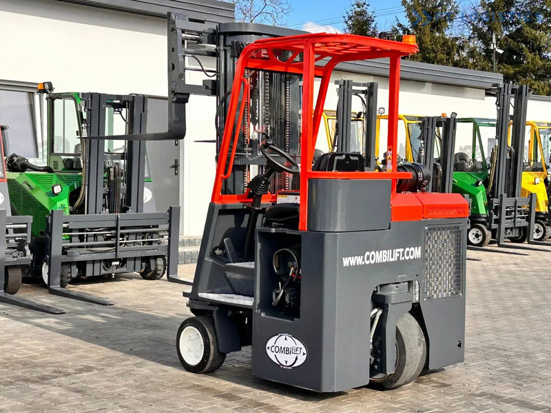 Combilift C3000CB / LPG / TRIPLEX / 5500MM / FREE LIFT / FORK SHIFT / POSITIONER C3000CB / LPG / TRIPLEX / 5500MM / FREE LIFT / FORK SHIFT - 4-насочен вилушкар: слика 3 Combilift C3000CB / LPG / TRIPLEX / 5500MM / FREE LIFT / FORK SHIFT / POSITIONER C3000CB / LPG / TRIPLEX / 5500MM / FREE LIFT / FORK SHIFT - 4-насочен вилушкар: слика 3