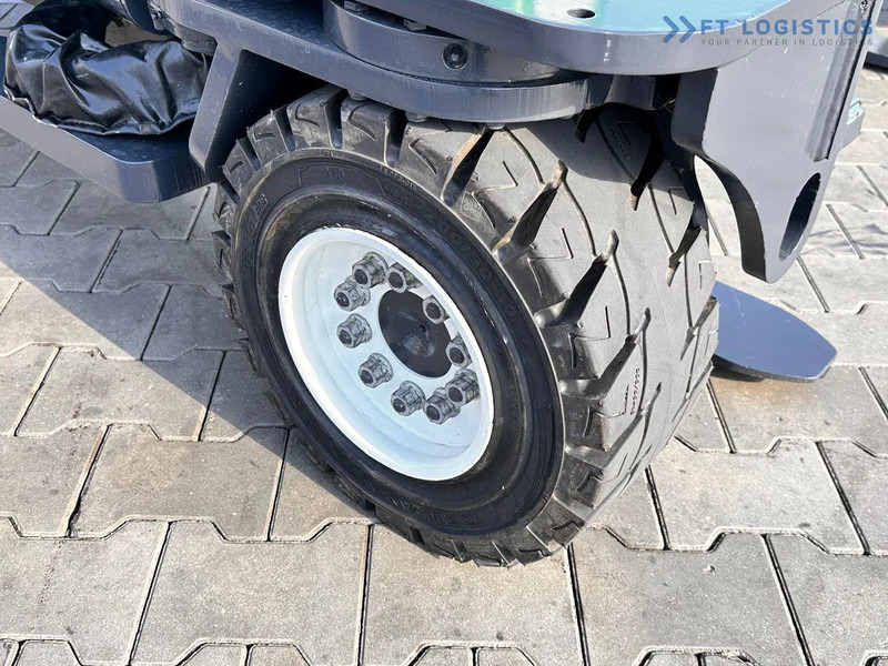 Combilift C4000 / TRIPLEX / 4900MM / LPG / FREE LIFT / FORK SHIFT / LIKE NEW C4000 / TRIPLEX / 4900MM / LPG / FREE LIFT / FORK SHIFT / LIK - 4-насочен вилушкар: слика 5 Combilift C4000 / TRIPLEX / 4900MM / LPG / FREE LIFT / FORK SHIFT / LIKE NEW C4000 / TRIPLEX / 4900MM / LPG / FREE LIFT / FORK SHIFT / LIK - 4-насочен вилушкар: слика 5