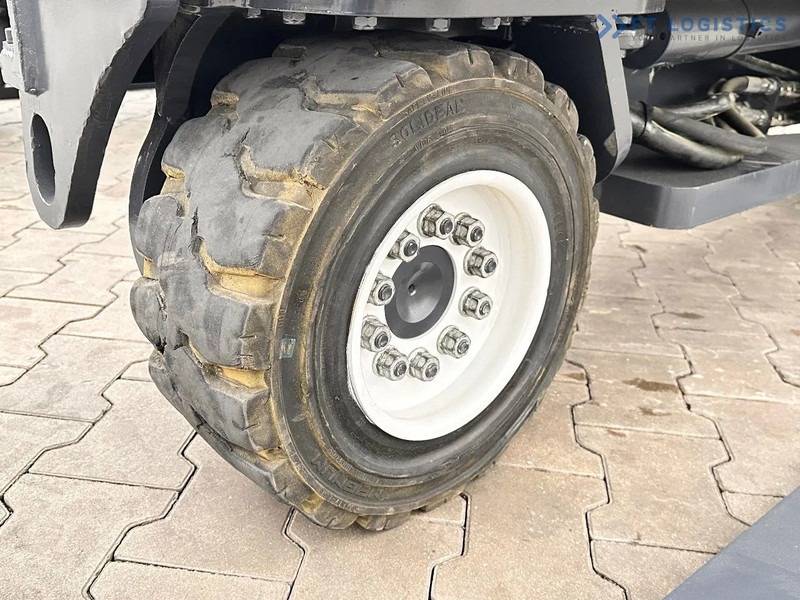 Combilift C4500 / DUPLEX / 4050MM / DIESEL / WIDE POSITIONER / FREE LIFT C4500 / DUPLEX / 4050MM / DIESEL / WIDE POSITIONER / FREE LIFT - 4-насочен вилушкар: слика 5 Combilift C4500 / DUPLEX / 4050MM / DIESEL / WIDE POSITIONER / FREE LIFT C4500 / DUPLEX / 4050MM / DIESEL / WIDE POSITIONER / FREE LIFT - 4-насочен вилушкар: слика 5