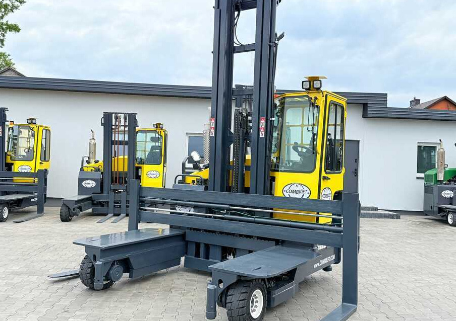Combilift C5000 / TRIPLEX 7500MM / WIDE FORK POSITIONER / FREE LIFT / NEW TYRES / HEATED CABIN - 4-насочен вилушкар: слика 2 Combilift C5000 / TRIPLEX 7500MM / WIDE FORK POSITIONER / FREE LIFT / NEW TYRES / HEATED CABIN - 4-насочен вилушкар: слика 2