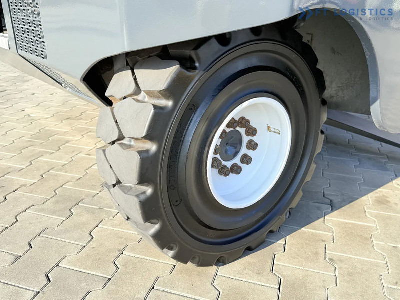 4-насочен вилушкар Combilift C6000SR / DUPLEX / 4200MM / LOAD CLAMP ON FORKS / FREE LIFT / DIESEL / POSITIONER / NEW TIRES / LIKE NEW / Wide range of four-wa: слика 13 4-насочен вилушкар Combilift C6000SR / DUPLEX / 4200MM / LOAD CLAMP ON FORKS / FREE LIFT / DIESEL / POSITIONER / NEW TIRES / LIKE NEW / Wide range of four-wa: слика 13