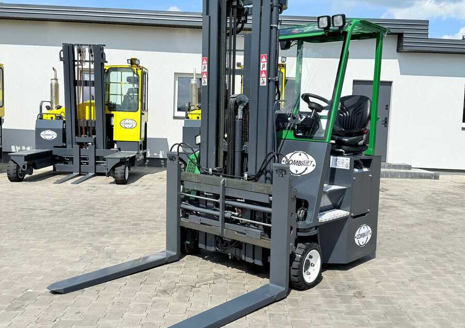 Combilift CB2500 / DIESEL / EXTENDABLE FORKS / TRIPLEX / 5500MM / FREE LIFT / SIDE SHIFT / FORK POSITIONER / LIKE NEW - 4-насочен вилушкар: слика 1 Combilift CB2500 / DIESEL / EXTENDABLE FORKS / TRIPLEX / 5500MM / FREE LIFT / SIDE SHIFT / FORK POSITIONER / LIKE NEW - 4-насочен вилушкар: слика 1