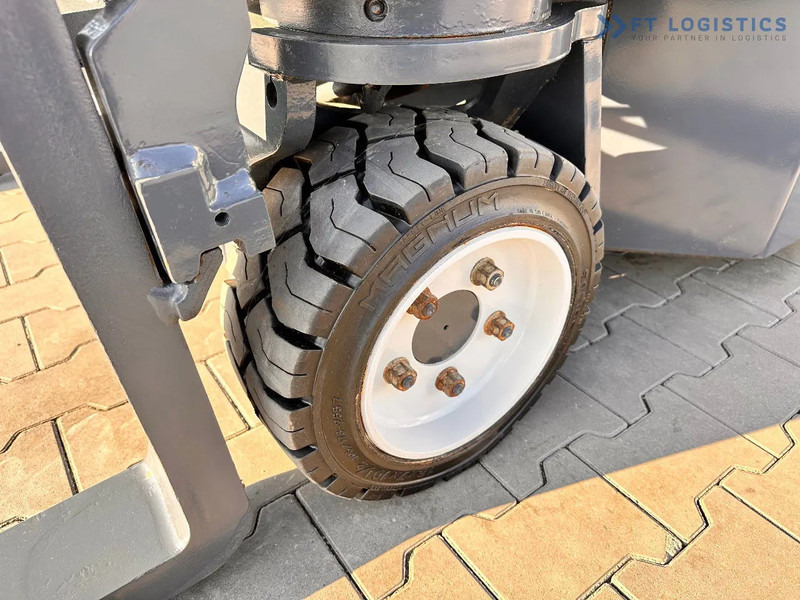 Combilift CB3000 / LPG / DUPLEX / 4000MM / FREE LIFT / NEW TIRES / LIKE NEW CB3000 / LPG / DUPLEX / 4000MM / FREE LIFT / NEW TIRES / LIKE - 4-насочен вилушкар: слика 5 Combilift CB3000 / LPG / DUPLEX / 4000MM / FREE LIFT / NEW TIRES / LIKE NEW CB3000 / LPG / DUPLEX / 4000MM / FREE LIFT / NEW TIRES / LIKE - 4-насочен вилушкар: слика 5
