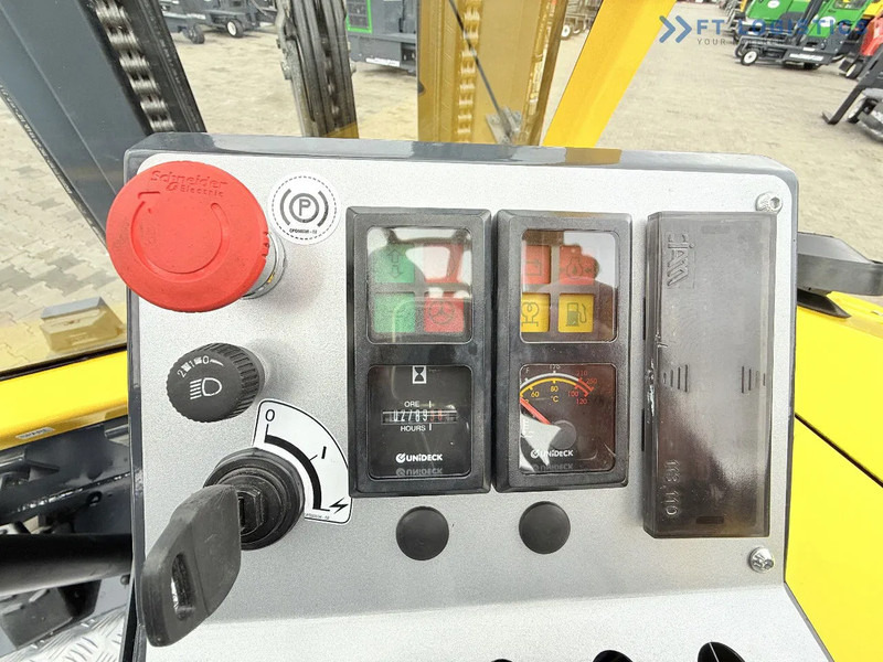 4-насочен вилушкар Combilift CB4000 / GAS / TRIPLEX 5200MM / FREE LIFT / FORK POSITIONER / SIDE SHIFT / EXCELLENT CONDITION / Wide range of four-way and side: слика 17 4-насочен вилушкар Combilift CB4000 / GAS / TRIPLEX 5200MM / FREE LIFT / FORK POSITIONER / SIDE SHIFT / EXCELLENT CONDITION / Wide range of four-way and side: слика 17