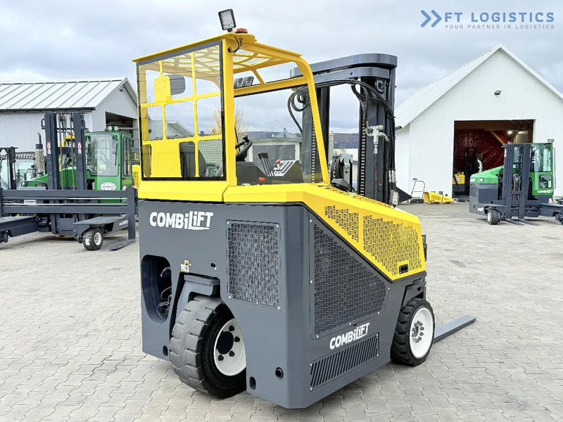 4-насочен вилушкар Combilift CB4000 / GAS / TRIPLEX 5200MM / FREE LIFT / FORK POSITIONER / SIDE SHIFT / EXCELLENT CONDITION / Wide range of four-way and side: слика 7 4-насочен вилушкар Combilift CB4000 / GAS / TRIPLEX 5200MM / FREE LIFT / FORK POSITIONER / SIDE SHIFT / EXCELLENT CONDITION / Wide range of four-way and side: слика 7