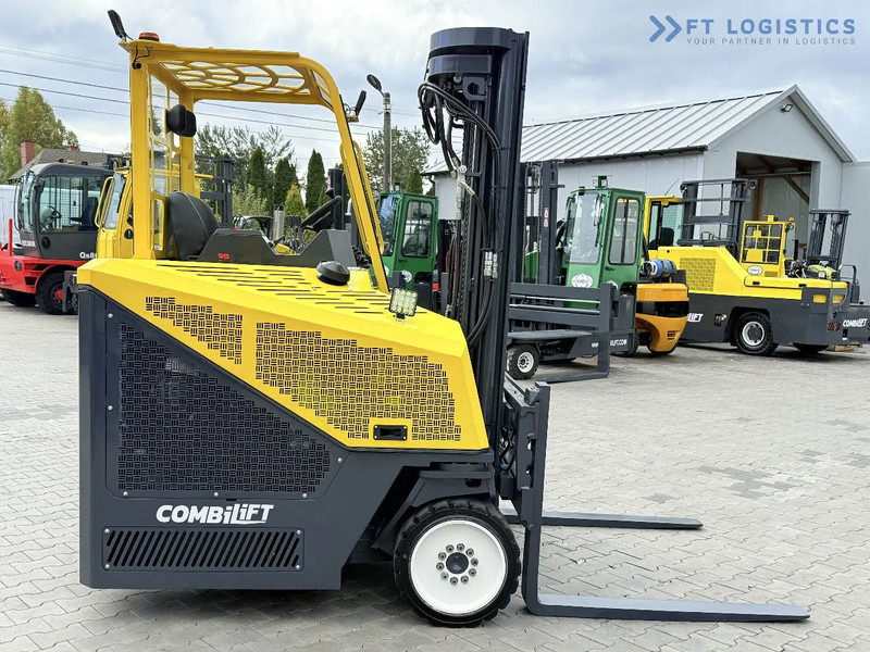 4-насочен вилушкар Combilift CB4000 / GAS / TRIPLEX 5200MM / FREE LIFT / FORK POSITIONER / SIDE SHIFT / EXCELLENT CONDITION / Wide range of four-way and side: слика 6 4-насочен вилушкар Combilift CB4000 / GAS / TRIPLEX 5200MM / FREE LIFT / FORK POSITIONER / SIDE SHIFT / EXCELLENT CONDITION / Wide range of four-way and side: слика 6