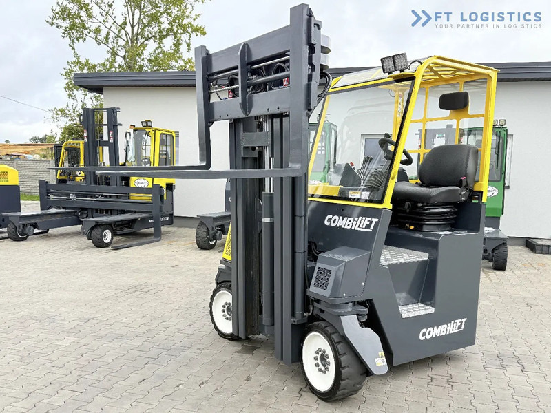 4-насочен вилушкар Combilift CB4000 / GAS / TRIPLEX 5200MM / FREE LIFT / FORK POSITIONER / SIDE SHIFT / EXCELLENT CONDITION / Wide range of four-way and side: слика 20 4-насочен вилушкар Combilift CB4000 / GAS / TRIPLEX 5200MM / FREE LIFT / FORK POSITIONER / SIDE SHIFT / EXCELLENT CONDITION / Wide range of four-way and side: слика 20