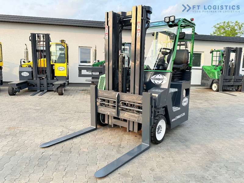 Combilift COMBILIFT C4000CB – TRIPLEX 5200mm – Year 2017 – LPG – FREE LIFT – SIDESHIFT – FORK POSITIONER – CONDITION 5/5 COMBILIFT C4000CB - 4-насочен вилушкар: слика 3 Combilift COMBILIFT C4000CB – TRIPLEX 5200mm – Year 2017 – LPG – FREE LIFT – SIDESHIFT – FORK POSITIONER – CONDITION 5/5 COMBILIFT C4000CB - 4-насочен вилушкар: слика 3
