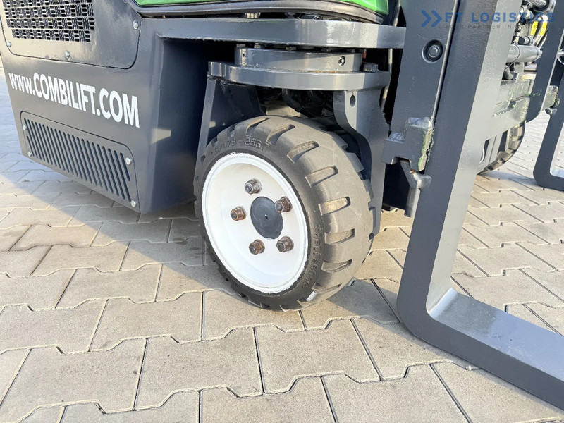 Combilift Combilift C2500CB / TRIPLEX / 5500MM / FREE LIFT / DIESEL / ONLY 3768 MTH / FORK POSITIONER / SIDE SHIFT / NEW TYRES / LIKE NEW - 4-насочен вилушкар: слика 5 Combilift Combilift C2500CB / TRIPLEX / 5500MM / FREE LIFT / DIESEL / ONLY 3768 MTH / FORK POSITIONER / SIDE SHIFT / NEW TYRES / LIKE NEW - 4-насочен вилушкар: слика 5