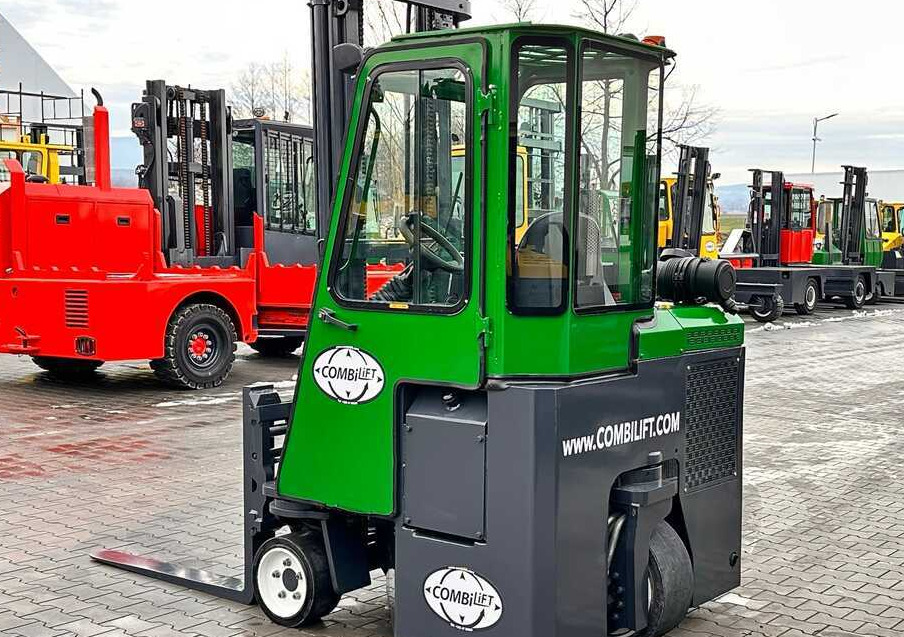 Combilift Combilift C3000CB - DUPLEX 4000mm - Year 2015 - / CABIN - HEATING / ONLY 6546 MTH / EXCELLENT CONDITION / LIKE NEW! - 4-насочен вилушкар: слика 4 Combilift Combilift C3000CB - DUPLEX 4000mm - Year 2015 - / CABIN - HEATING / ONLY 6546 MTH / EXCELLENT CONDITION / LIKE NEW! - 4-насочен вилушкар: слика 4