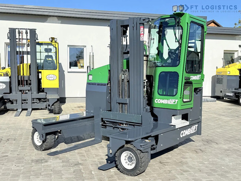 Combilift Combilift FOUR-WAY MULTIDIRECTIONAL FORKLIFT C4500 / DIESEL / TRIPLEX 4900MM / ONLY 4854 HOURS / FORK POSITIONER / FULL CABIN – - 4-насочен вилушкар: слика 4 Combilift Combilift FOUR-WAY MULTIDIRECTIONAL FORKLIFT C4500 / DIESEL / TRIPLEX 4900MM / ONLY 4854 HOURS / FORK POSITIONER / FULL CABIN – - 4-насочен вилушкар: слика 4