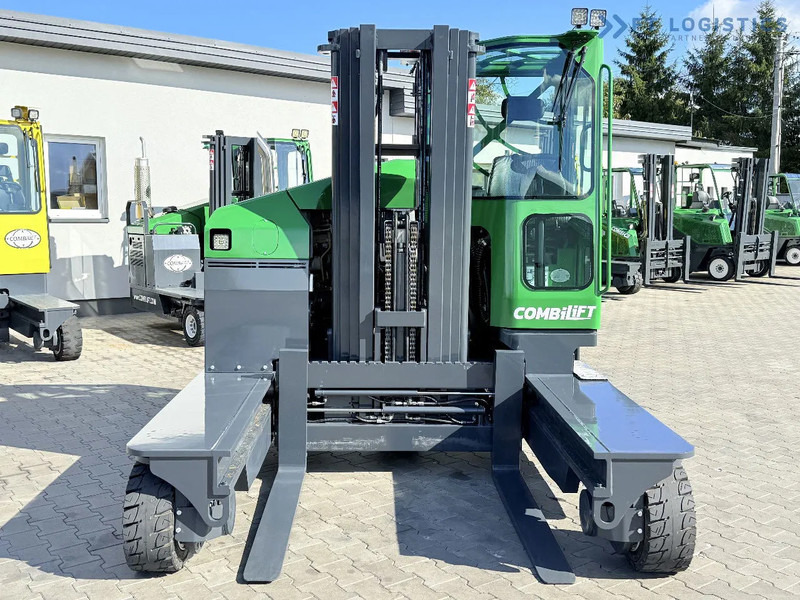Combilift FOUR-WAY / MULTI-DIRECTIONAL FORKLIFT C4500 / DIESEL / TRIPLEX 4900MM / ONLY 4160 WORKING HOURS / FORK POSITIONER / FULL CABIN W - 4-насочен вилушкар: слика 4 Combilift FOUR-WAY / MULTI-DIRECTIONAL FORKLIFT C4500 / DIESEL / TRIPLEX 4900MM / ONLY 4160 WORKING HOURS / FORK POSITIONER / FULL CABIN W - 4-насочен вилушкар: слика 4