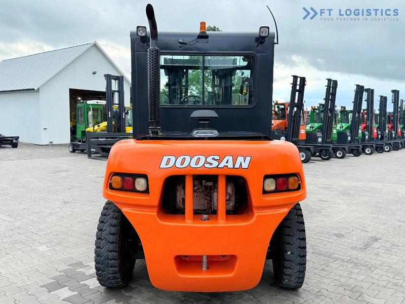 Дизел вилушкар Doosan DOOSAN / DUPLEX 3000MM / SIDE SHIFT / FORK POSITIONER / 2500MM FORKS / 7000KG / CABIN / LIKE NEW DOOSAN / DUPLEX 3000MM / SIDE S: слика 10 Дизел вилушкар Doosan DOOSAN / DUPLEX 3000MM / SIDE SHIFT / FORK POSITIONER / 2500MM FORKS / 7000KG / CABIN / LIKE NEW DOOSAN / DUPLEX 3000MM / SIDE S: слика 10