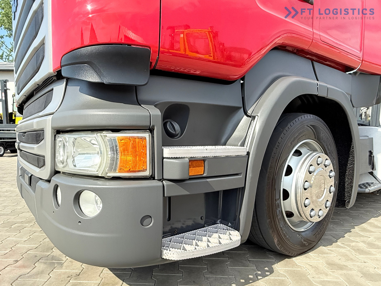 SCANIA R450 / LOW-DECK / RETARDER / 1200L FUEL TANKS / TWO BEDS / 80% TYRES / FRIDGE / PARKING AIR CONDITIONING / WEBASTO / EXCELLENT CONDITION - Камион влекач: слика 5 SCANIA R450 / LOW-DECK / RETARDER / 1200L FUEL TANKS / TWO BEDS / 80% TYRES / FRIDGE / PARKING AIR CONDITIONING / WEBASTO / EXCELLENT CONDITION - Камион влекач: слика 5