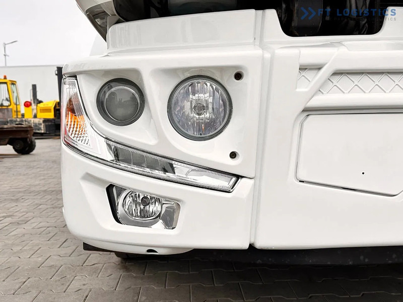 Renault Midlum 250 Renault D 250 / AUTOMATIC / 4X2 / 18 PALLETS / TAIL LIFT / SIDE BOARDS / curtainsider truck - Камион со церада: слика 4 Renault Midlum 250 Renault D 250 / AUTOMATIC / 4X2 / 18 PALLETS / TAIL LIFT / SIDE BOARDS / curtainsider truck - Камион со церада: слика 4