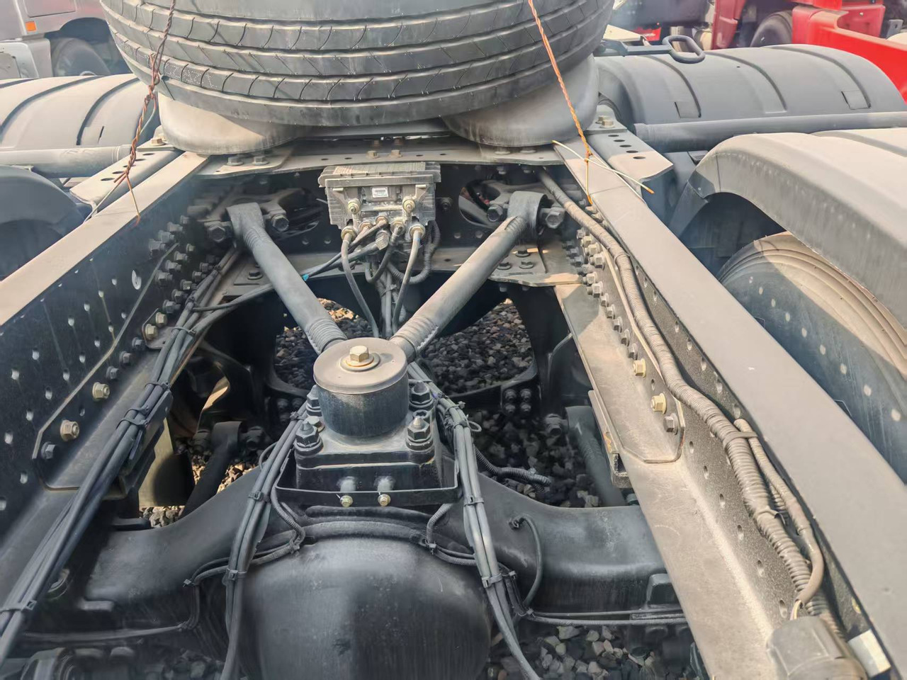 Auman 6×4 - Шасијска приколка: слика 4 Auman 6×4 - Шасијска приколка: слика 4